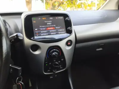 Toyota Aygo 2018 - 10900 EUR, 101000 km - AUTO.MOTO.pt - 101000km - foto 8 de 11