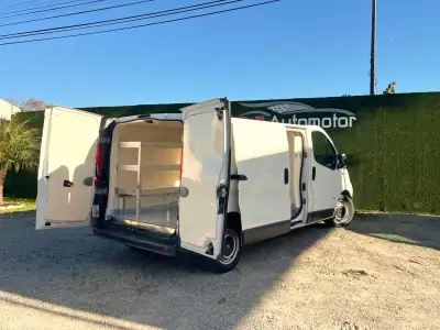 Opel VIVARO 2.0D c/FRIO DE CONSERVAÇÃO 2014 - 10990 EUR, 322000 km - AUTO.MOTO.pt - 322000km - foto 8 de 21