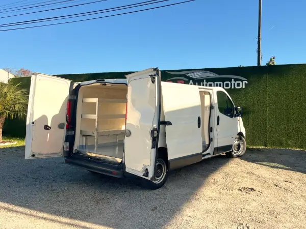 Opel Vivaro 2014 - 10990 EUR, 322000 km - 322000km - foto 8 de 21