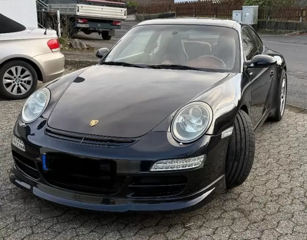 Porsche 911 2007 - 57000 EUR, 127289 km - 127289km - foto 28 de 37