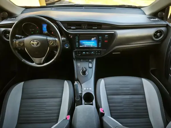 Toyota Auris 2016 - 14900 EUR, 160000 km - AUTO.MOTO.pt - 160000km - foto 29 de 34