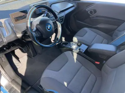 BMW i3 2020 - 22490 EUR, 92625 km - AUTO.MOTO.pt - 92625km - foto 13 de 29