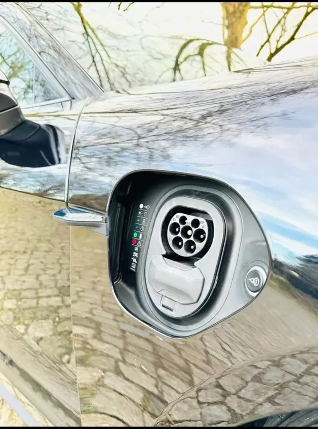 Porsche Taycan 2021 - 53499 EUR, 153620 km - AUTO.MOTO.pt - 153620km - foto 22 de 28