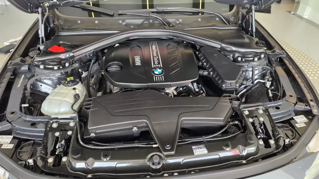 BMW 418 Gran Coupé 2015 - 16900 EUR, 272963 km - AUTO.MOTO.pt - 272963km - foto 26 de 64