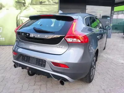 Volvo V40 2018 - 17500 EUR, 185000 km - AUTO.MOTO.pt - 185000km - foto 18 de 28