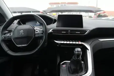Peugeot 3008 2018 - 16500 EUR, 205000 km - AUTO.MOTO.pt - 205000km - foto 16 de 24