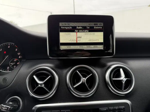 Mercedes-Benz A 180 2014 - 13950 EUR, 192198 km - AUTO.MOTO.pt - 192198km - foto 14 de 15