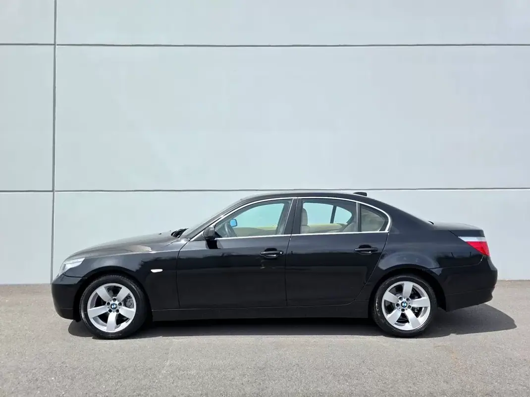BMW 520 2006 - 9990 EUR, 153000 km - AUTO.MOTO.pt - 153000km - foto 10 de 29
