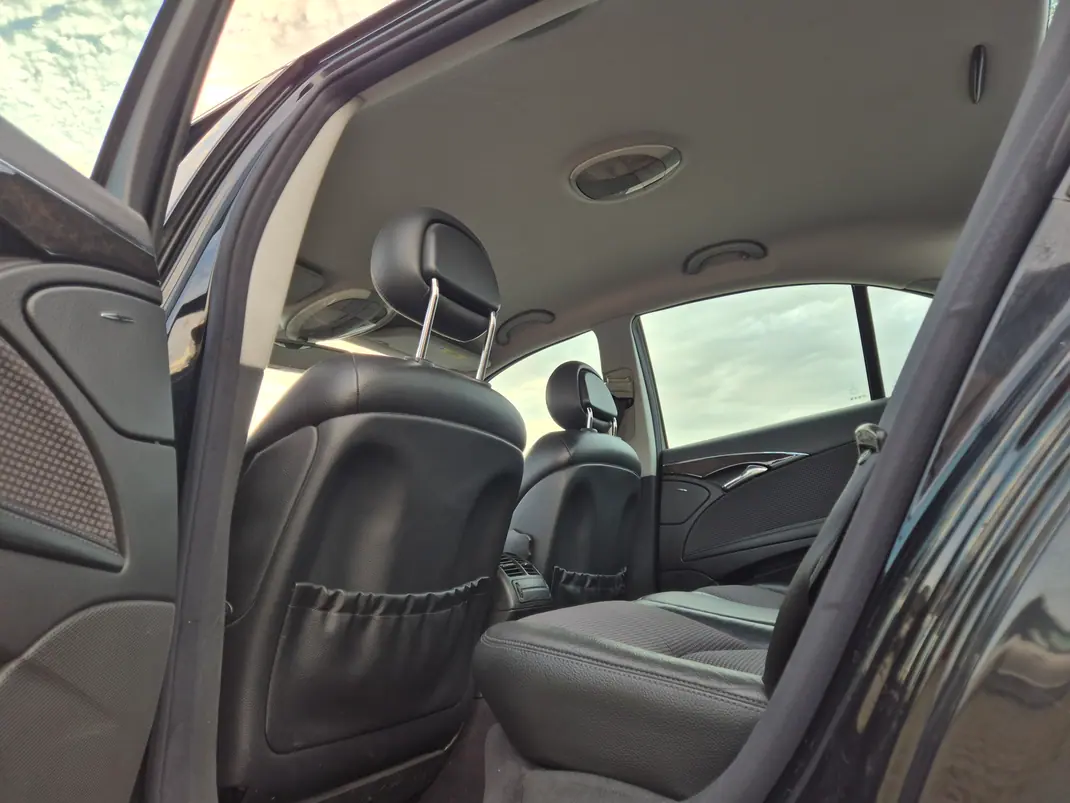 Mercedes-Benz E 220 2003 - 4900 EUR, 490000 km - AUTO.MOTO.pt - 490000km - foto 13 de 16