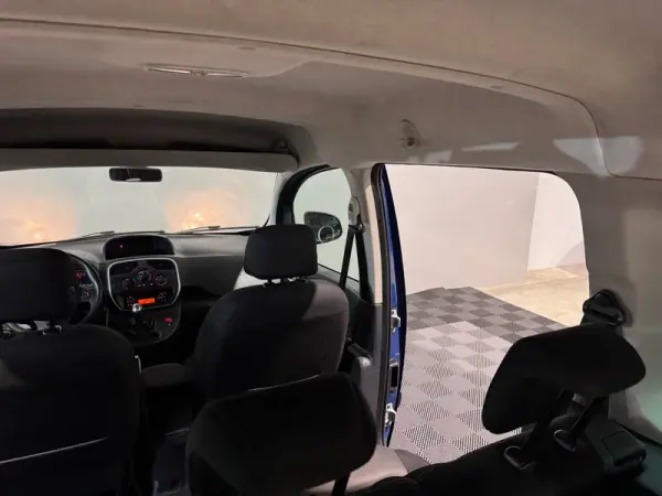 Renault Kangoo 2019 - 15900 EUR, 177924 km - AUTO.MOTO.pt - 177924km - foto 26 de 35