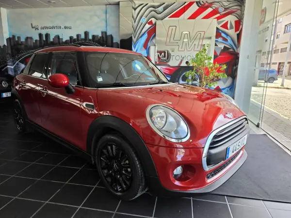 MINI 5 Portas One D 2017 Diesel — 135 000 km MINI 5 Portas One D 2017 Diesel