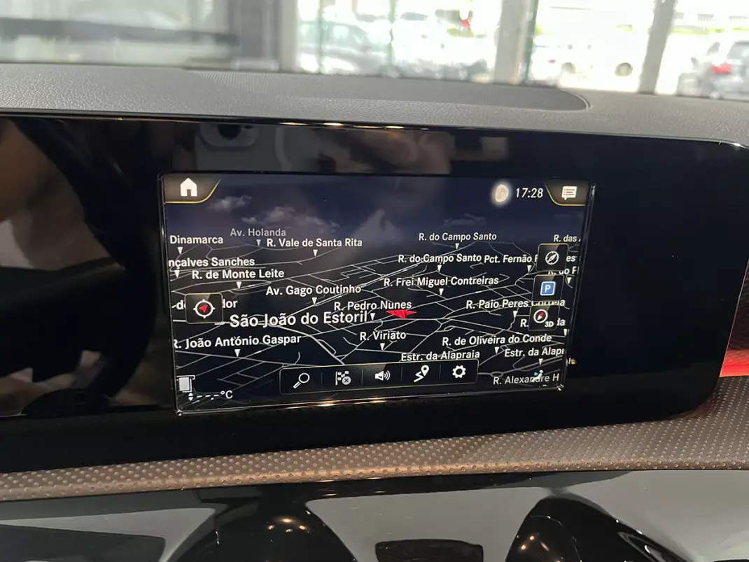 Mercedes-Benz CLA 180 2020 - 26600 EUR, 94040 km - AUTO.MOTO.pt - 94040km - foto 13 de 24
