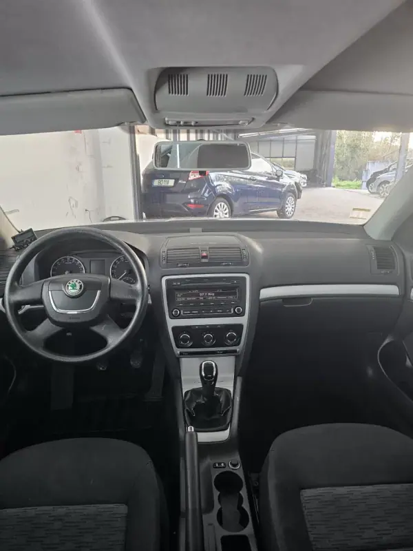 Skoda Octavia 2012 - 9350 EUR, 284108 km - AUTO.MOTO.pt - 284108km - foto 21 de 26