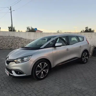 Renault Grand Scénic 2018 — photo 4 of 28