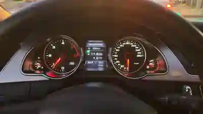 Audi A5 Avant 2009 - 10500 EUR, 265000 km - 265000km - foto 8 de 9