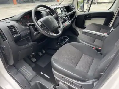 Peugeot Boxer 2.0BlueHDi L2H2 Premium 2019 - 18990 EUR, 232250 km - AUTO.MOTO.pt - 232250km - foto 10 de 17