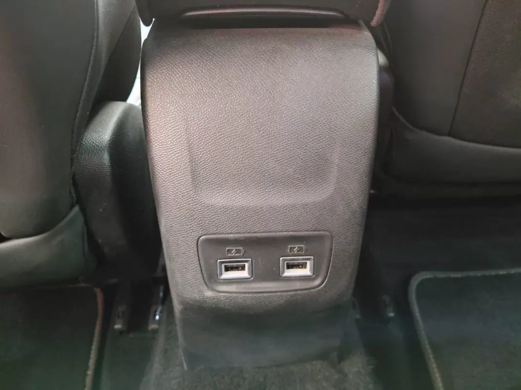 Peugeot e-208 2020 - 17900 EUR, 119000 km - 119000km - foto 21 de 25