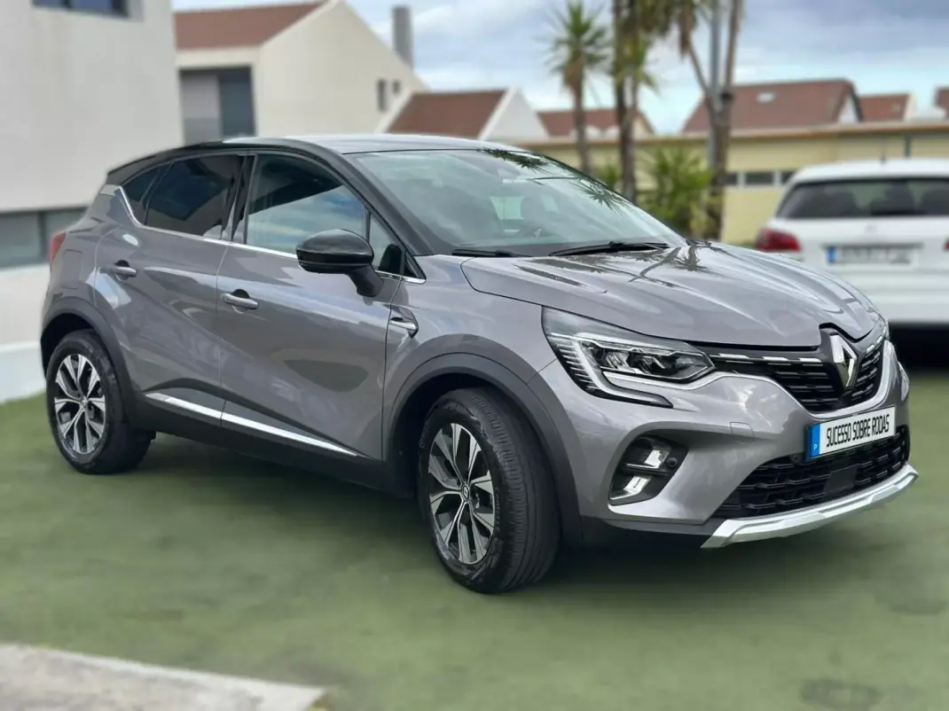 Renault Captur 2023 - 21990 EUR, 8000 km - AUTO.MOTO.pt - 8000km - foto 13 de 22
