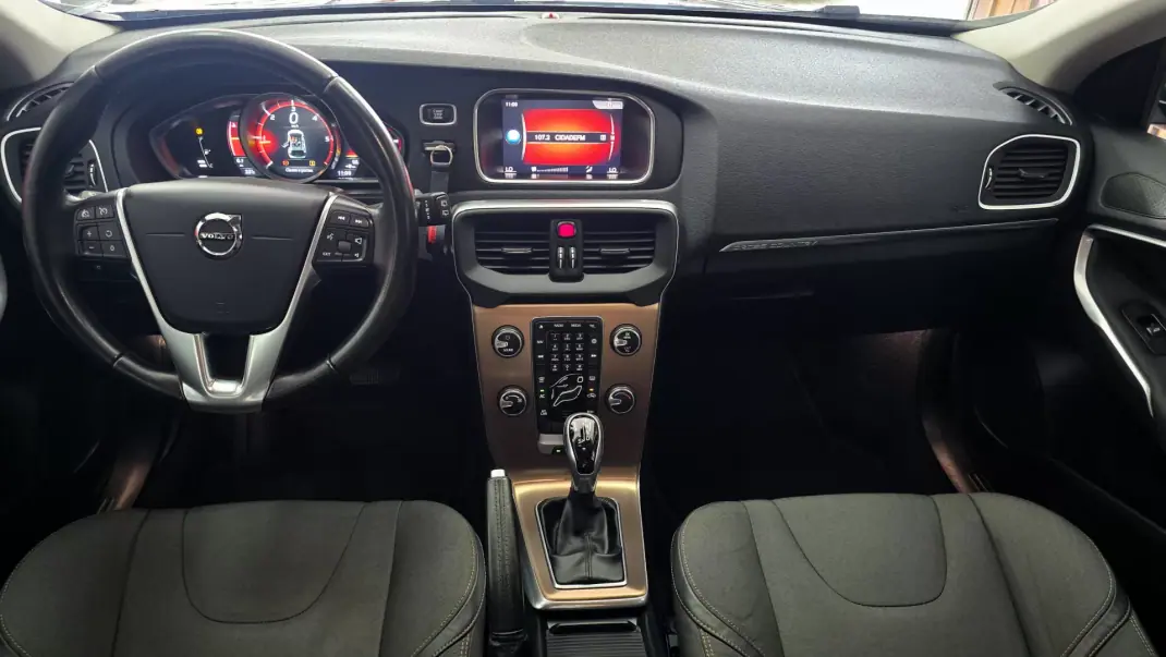 Volvo V40 Cross Country 2017 - 13990 EUR, 169554 km - 169554km - foto 15 de 61