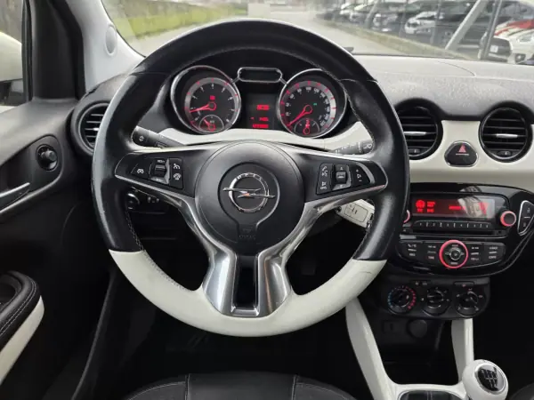 Opel Adam 2014 - 9990 EUR, 122000 km - AUTO.MOTO.pt - 122000km - foto 18 de 26