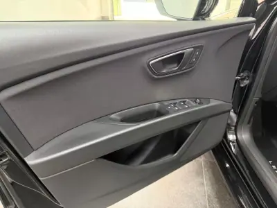 SEAT Leon ST 2016 - 9990 EUR, 214000 km - AUTO.MOTO.pt - 214000km - foto 8 de 19