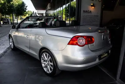 Volkswagen EOS 2006 - 8750 EUR, 272113 km - AUTO.MOTO.pt - 272113km - foto 3 de 30