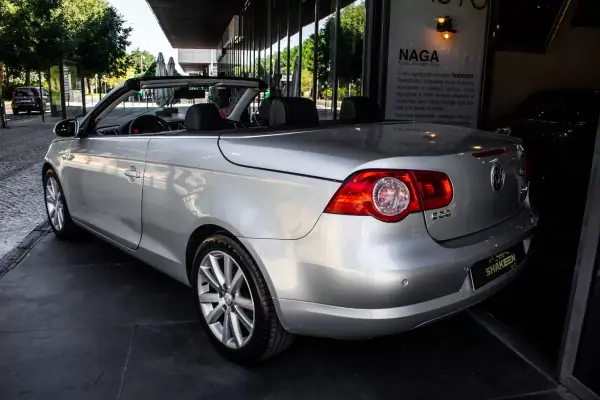 Volkswagen EOS 2006 - 8750 EUR, 272113 km - AUTO.MOTO.pt - 272113km - foto 3 de 30