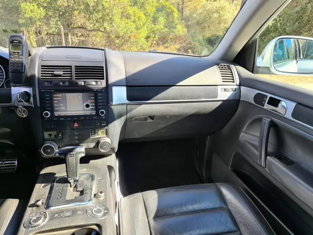 Volkswagen Touareg 2003 - 14950 EUR, 246320 km - AUTO.MOTO.pt - 246320km - foto 8 de 11