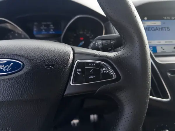 Ford Focus 2017 - 12990 EUR, 79000 km - AUTO.MOTO.pt - 79000km - foto 16 de 16