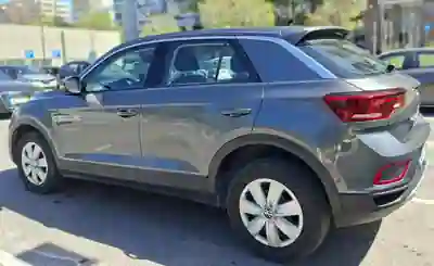 Volkswagen T-Roc 2023 - 19900 EUR, 42000 km - AUTO.MOTO.pt - 42000km - foto 8 de 9