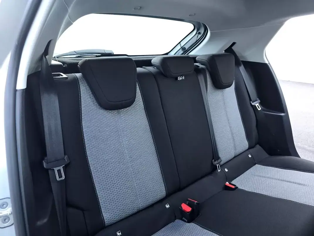 Opel Corsa 2024 - 18590 EUR, 38000 km - AUTO.MOTO.pt - 38000km - foto 31 de 34