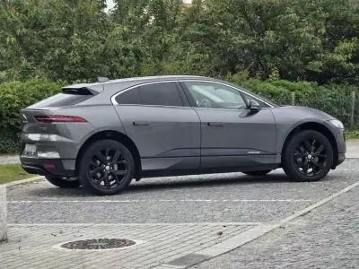 Jaguar I-Pace 2020 - 27999 EUR, 93000 km - AUTO.MOTO.pt - 93000km - foto 9 de 28
