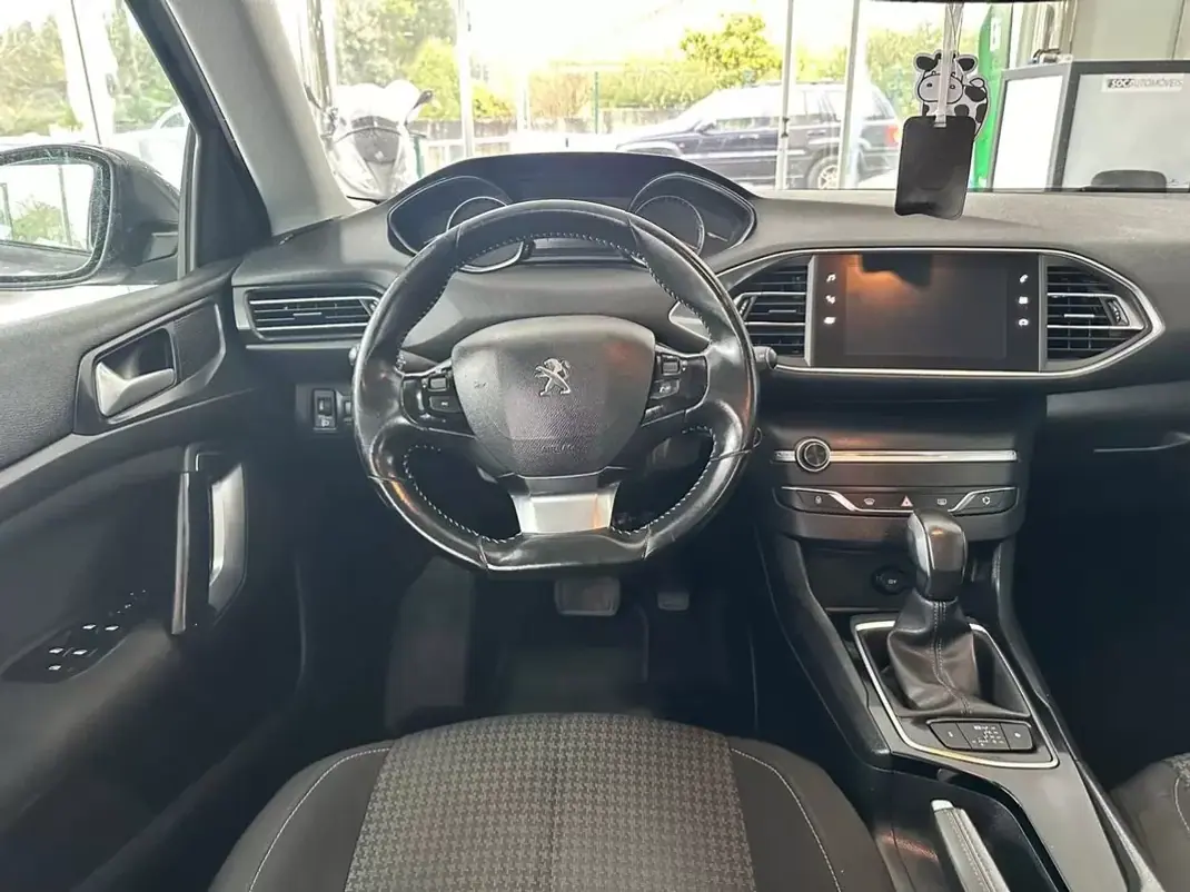 Peugeot 308 SW 2018 - 12990 EUR, 153000 km - 153000km - foto 21 de 29