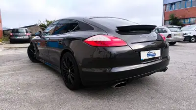 Porsche Panamera 2011 - 26900 EUR, 193000 km - AUTO.MOTO.pt - 193000km - foto 7 de 21