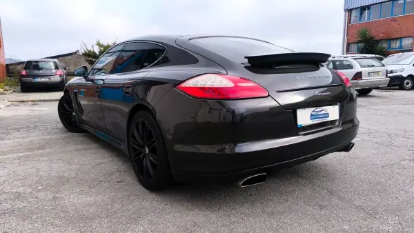 Porsche Panamera 2011 - 26900 EUR, 193000 km - AUTO.MOTO.pt - 193000km - foto 7 de 21