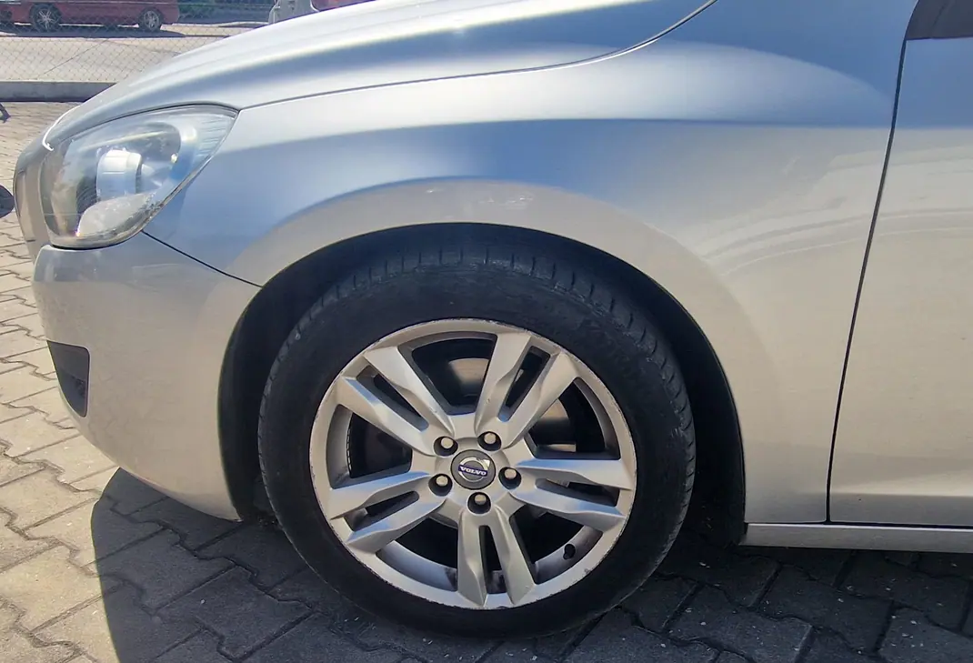 Volvo V60 2012 - 8950 EUR, 189000 km - 189000km - foto 11 de 13