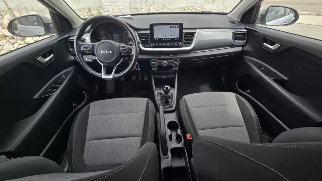 Kia Stonic 2023 - 17450 EUR, 27500 km - AUTO.MOTO.pt - 27500km - foto 10 de 18