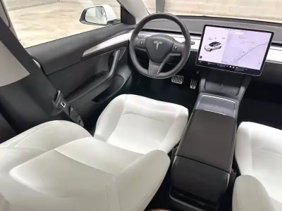 Tesla Model 3 2021 - 27950 EUR, 49088 km - AUTO.MOTO.pt - 49088km - foto 5 de 59