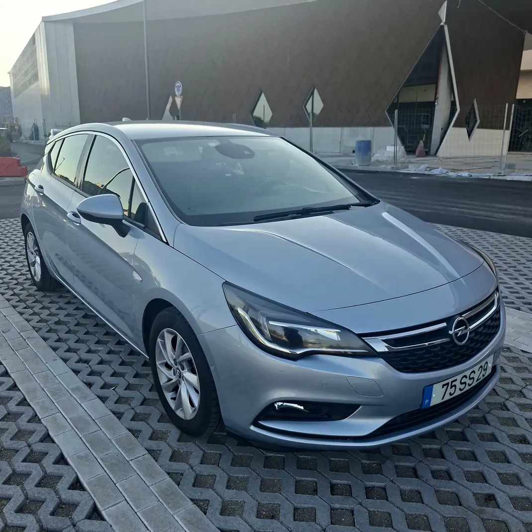 Opel Astra 2017 - 10500 EUR, 200000 km - 200000km - foto 2 de 15