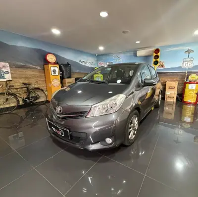 Toyota Yaris 2014 - 13500 EUR, 125000 km - AUTO.MOTO.pt - 125000km - foto 3 de 21