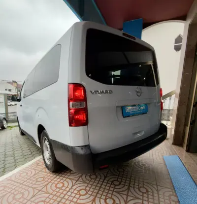 Opel Vivaro 2024 - 34950 EUR, 102000 km - AUTO.MOTO.pt - 102000km - foto 8 de 24