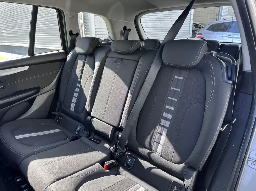 BMW 216 Gran Tourer 2015 - 14900 EUR, 180000 km - AUTO.MOTO.pt - 180000km - foto 36 de 77