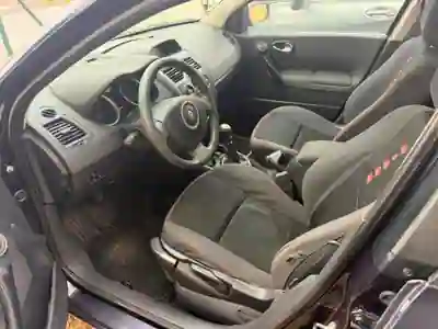 Renault Mégane Break 2007 - 2400 EUR, 0 km - AUTO.MOTO.pt - foto 4 de 7