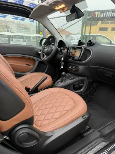 Smart Fortwo Cabrio 2016 - 12780 EUR, 113000 km - AUTO.MOTO.pt - 113000km - foto 4 de 8