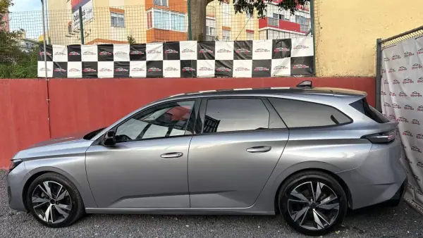 Peugeot 308 SW 2022 - 16900 EUR, 214000 km - AUTO.MOTO.pt - 214000km - foto 3 de 12