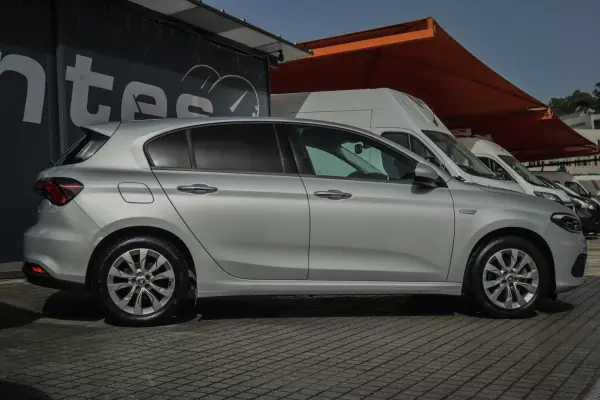 Fiat Tipo 2019 - 11880 EUR, 100620 km - AUTO.MOTO.pt - 100620km - foto 9 de 22