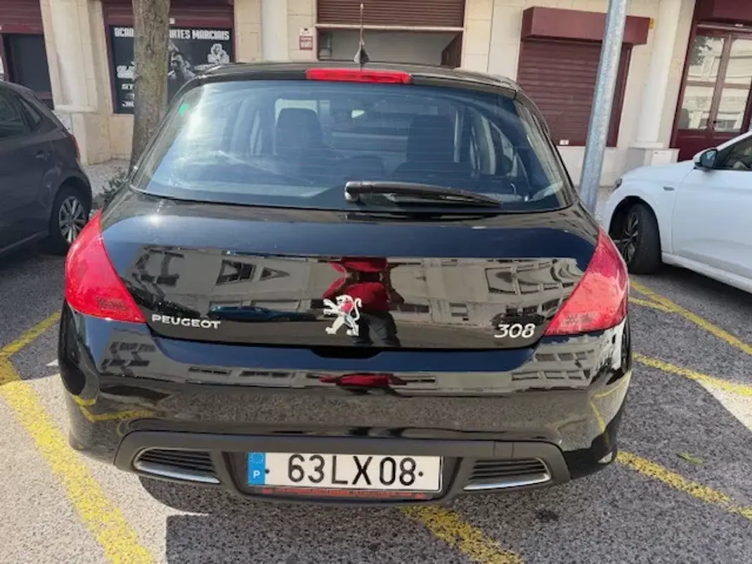 Peugeot 308 2011 - 7400 EUR, 143000 km - AUTO.MOTO.pt - 143000km - foto 11 de 31