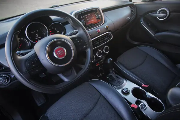 Fiat 500X 2016 - 13750 EUR, 141000 km - AUTO.MOTO.pt - 141000km - foto 11 de 35