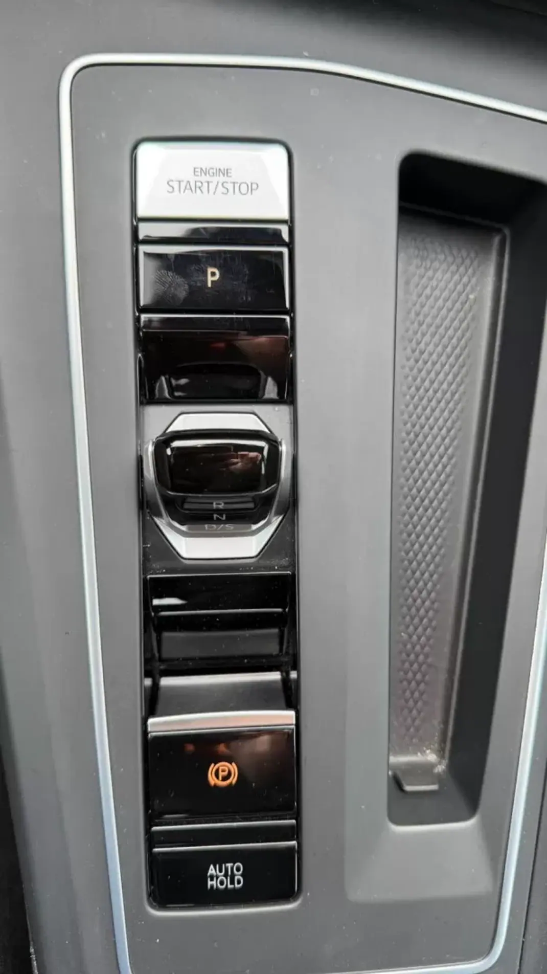 Volkswagen Golf 2021 - 21500 EUR, 96839 km - AUTO.MOTO.pt - 96839km - foto 32 de 38