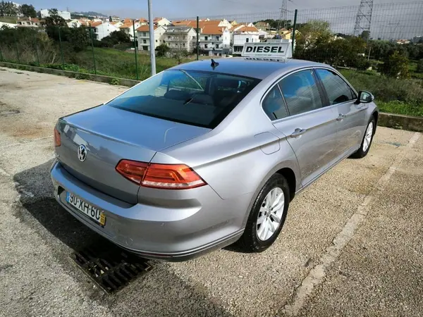 Volkswagen Passat 2019 - 19950 EUR, 155079 km - AUTO.MOTO.pt - 155079km - foto 3 de 60